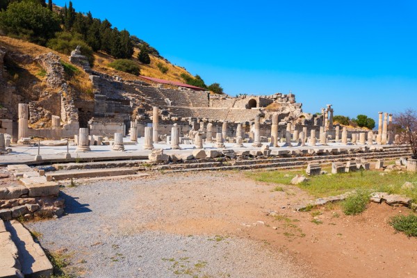 Unearthing Grandeur: Your Essential Guide to Visiting Ancient Ephesus