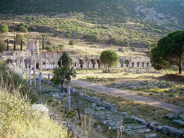 ?Por que El Primevera es tiempo perfecto para visitar La Ciudad Antigua de Efeso?